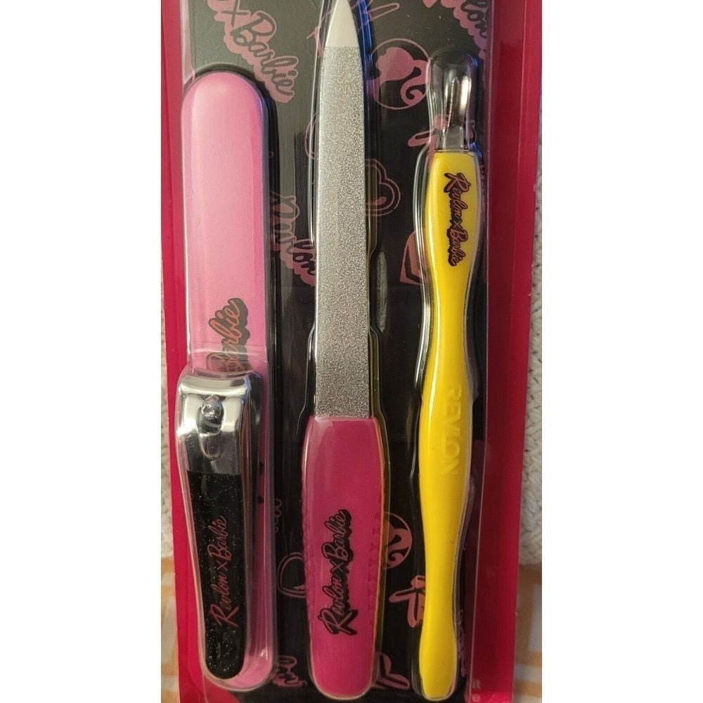 Revlon x Barbie Manicure‎ Essentials Kit Limited Edition Clippers File Pi… - Picture 3 of 5